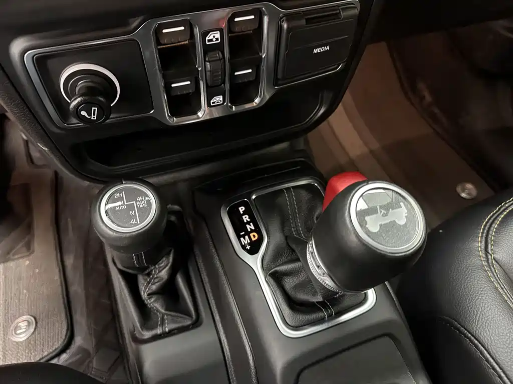 Jeep Wrangler — миниатюра 12