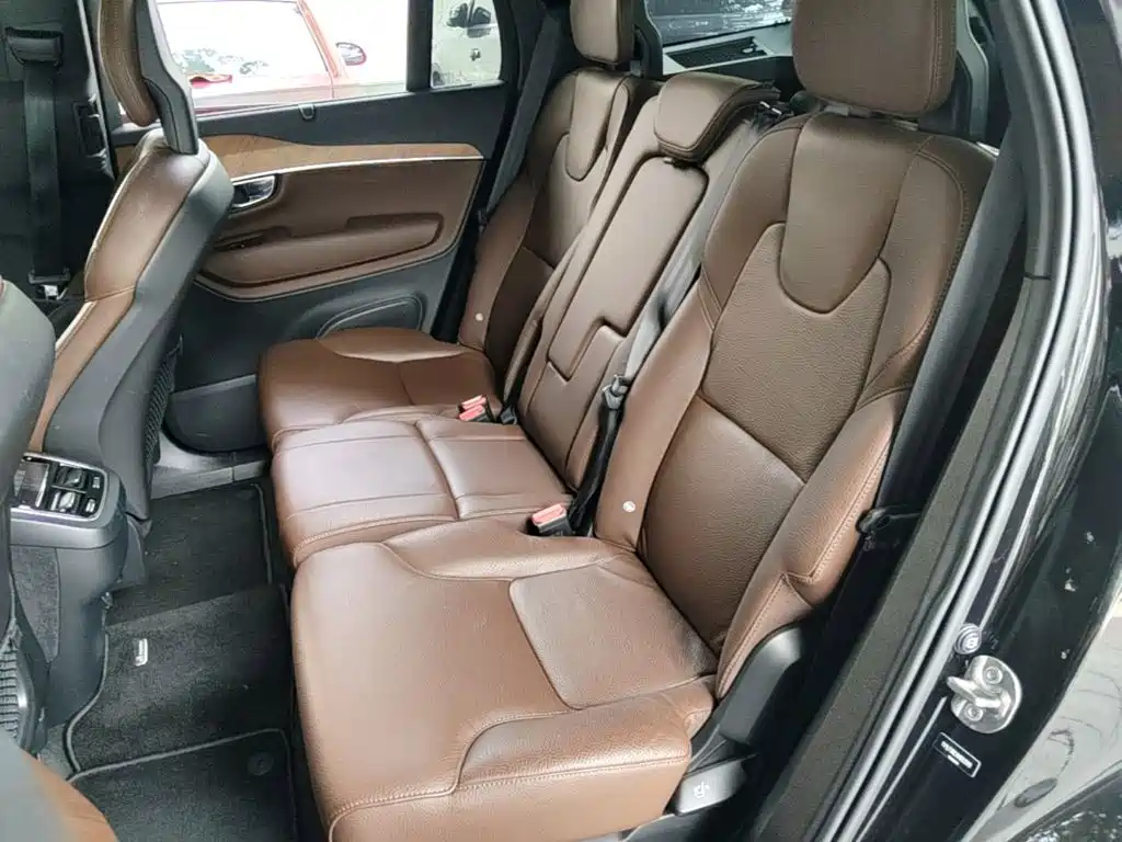 Volvo XC90 — миниатюра 22