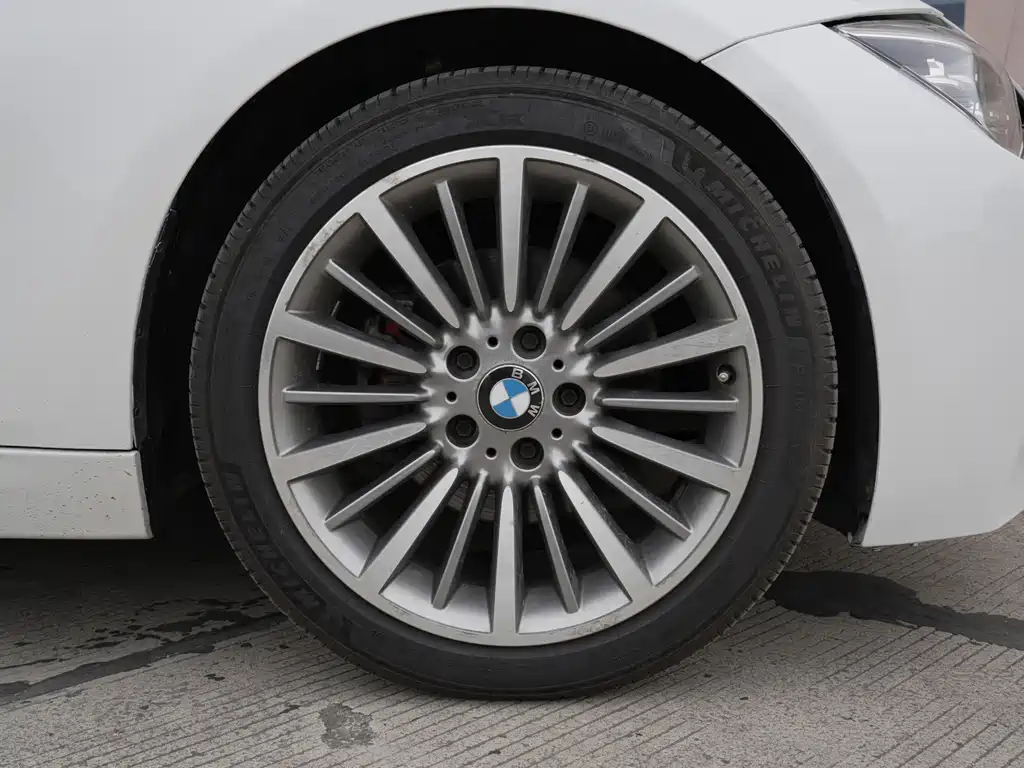 BMW 3 Series — миниатюра 9