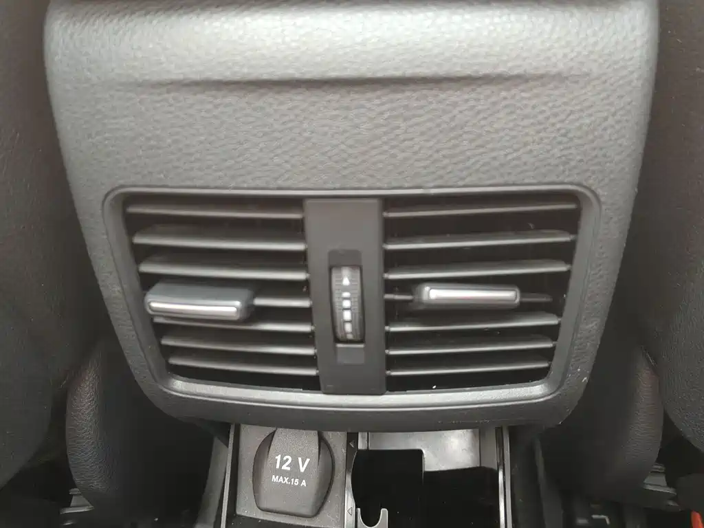 Mercedes-Benz GLA — миниатюра 8