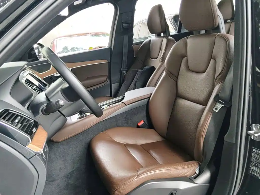 Volvo XC90 — миниатюра 20