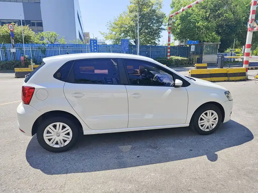 Volkswagen Polo — миниатюра 5