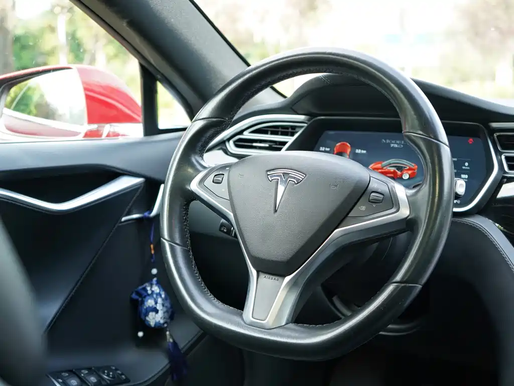 Tesla Model S — миниатюра 6