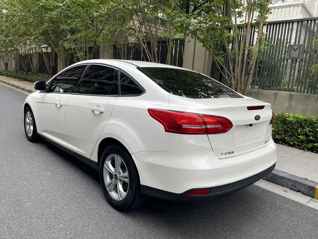 Ford Focus — миниатюра 4