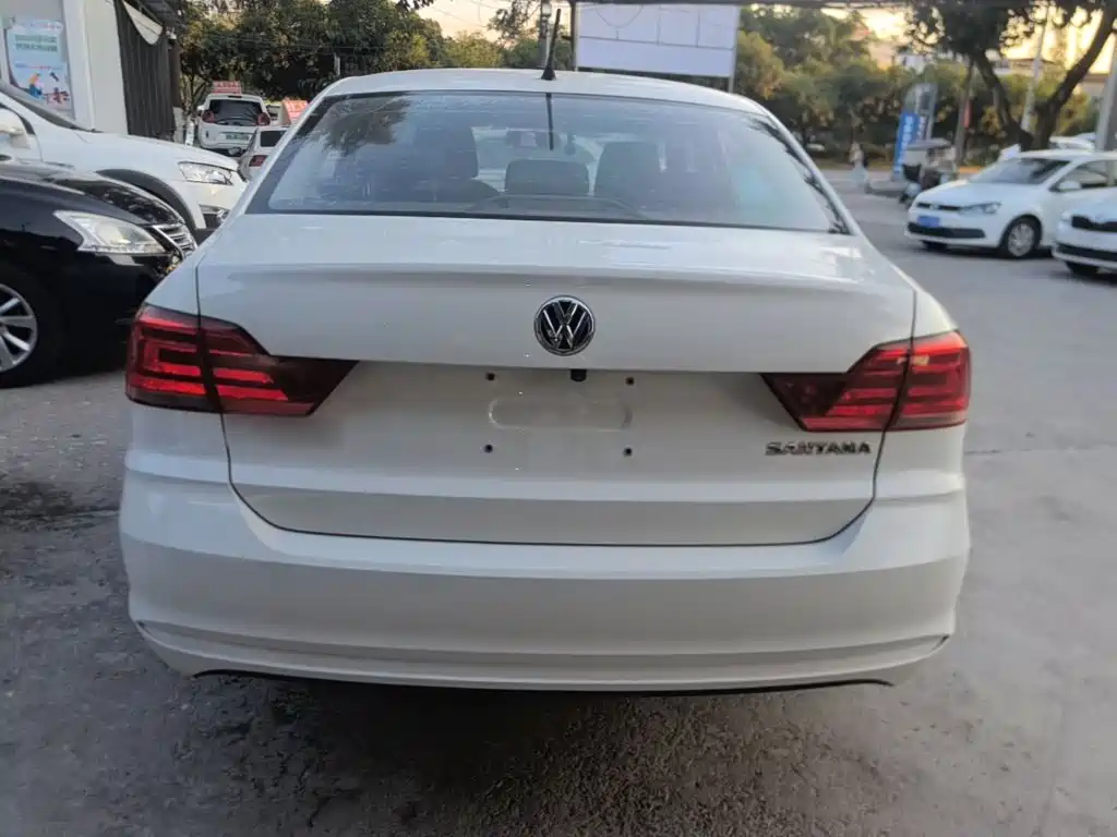 Volkswagen Santana — миниатюра 6