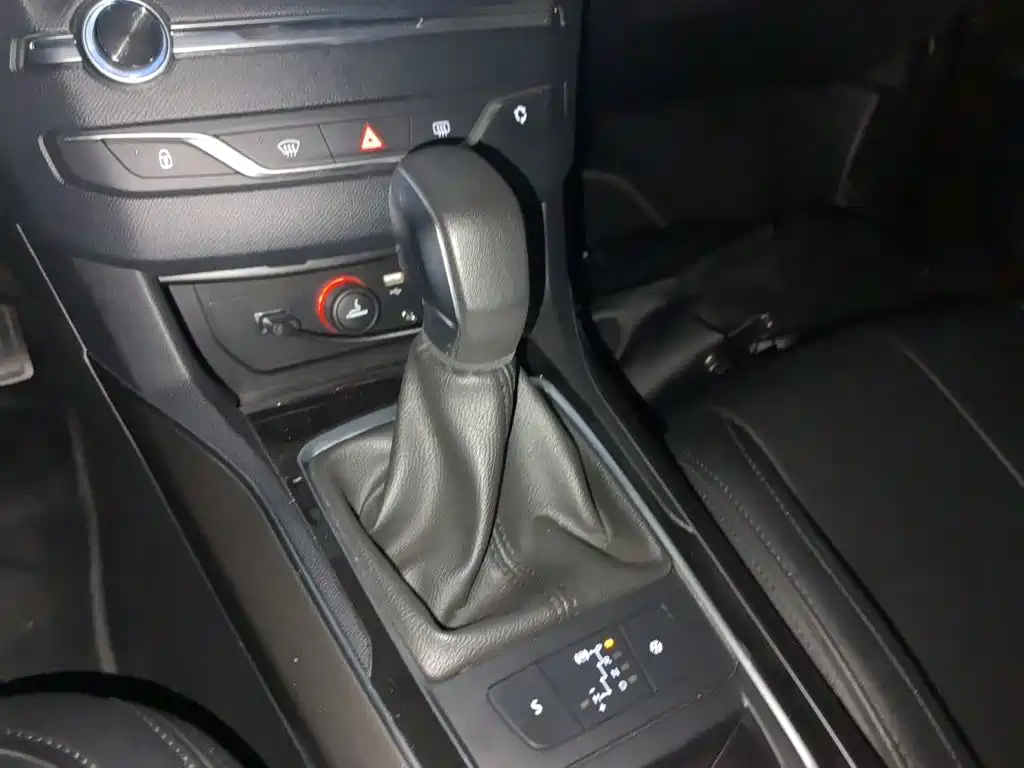 Peugeot 408 — миниатюра 7