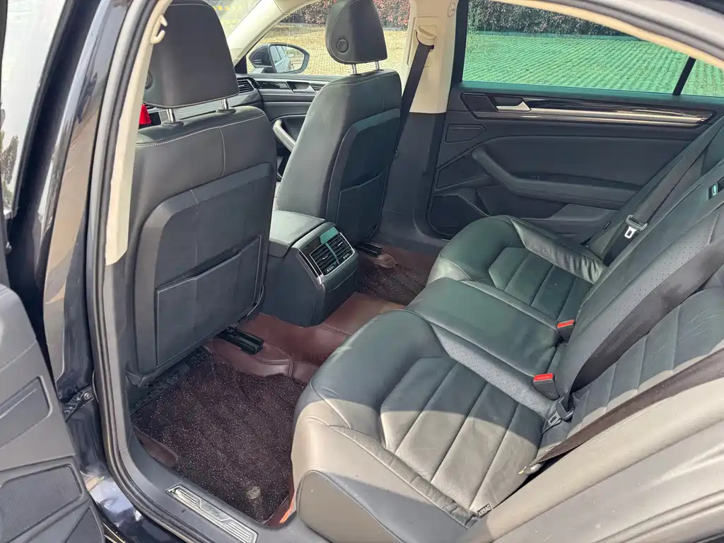 Volkswagen Phideon Facelift 380TSI 2WD Business Edition, фото 10