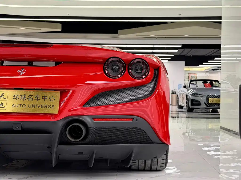 Ferrari F8 — миниатюра 8
