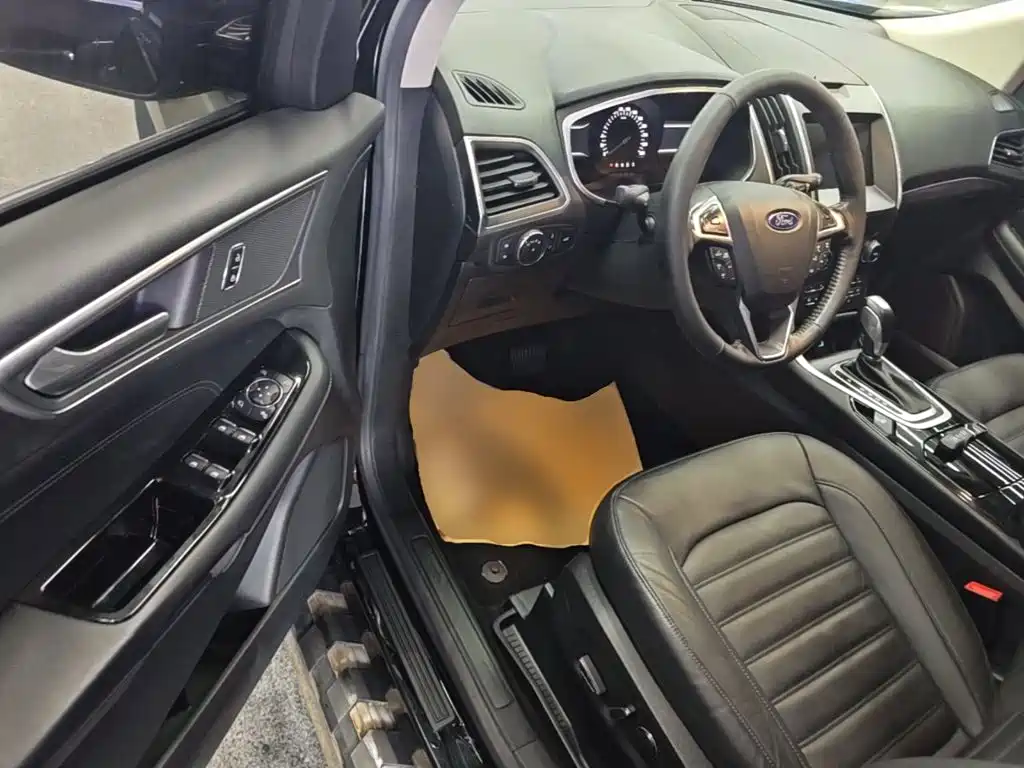 Ford Edge — миниатюра 16