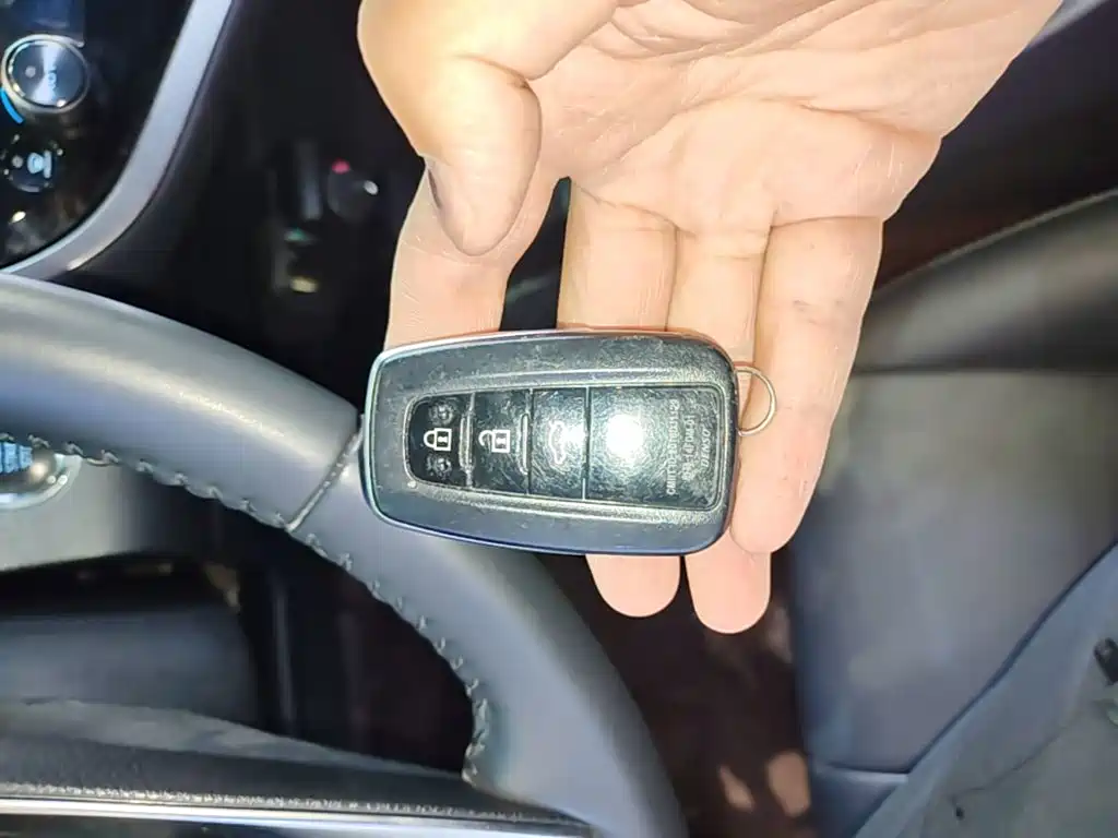 Toyota Camry 2021 2.0G Luxury