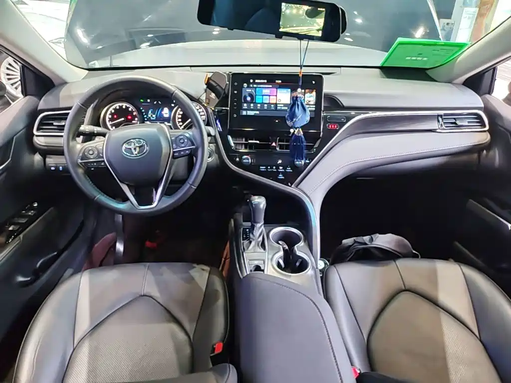 Toyota Camry 2021 2.0G Luxury