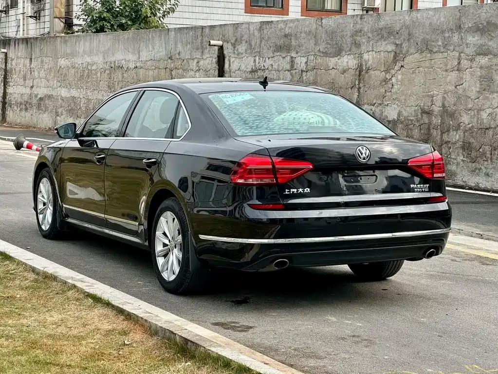 Volkswagen Passat — миниатюра 9