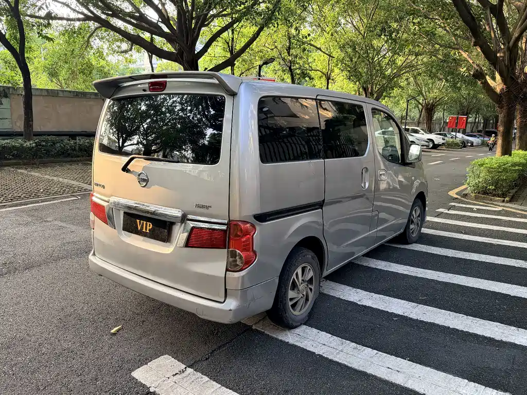 Nissan NV200 — миниатюра 4