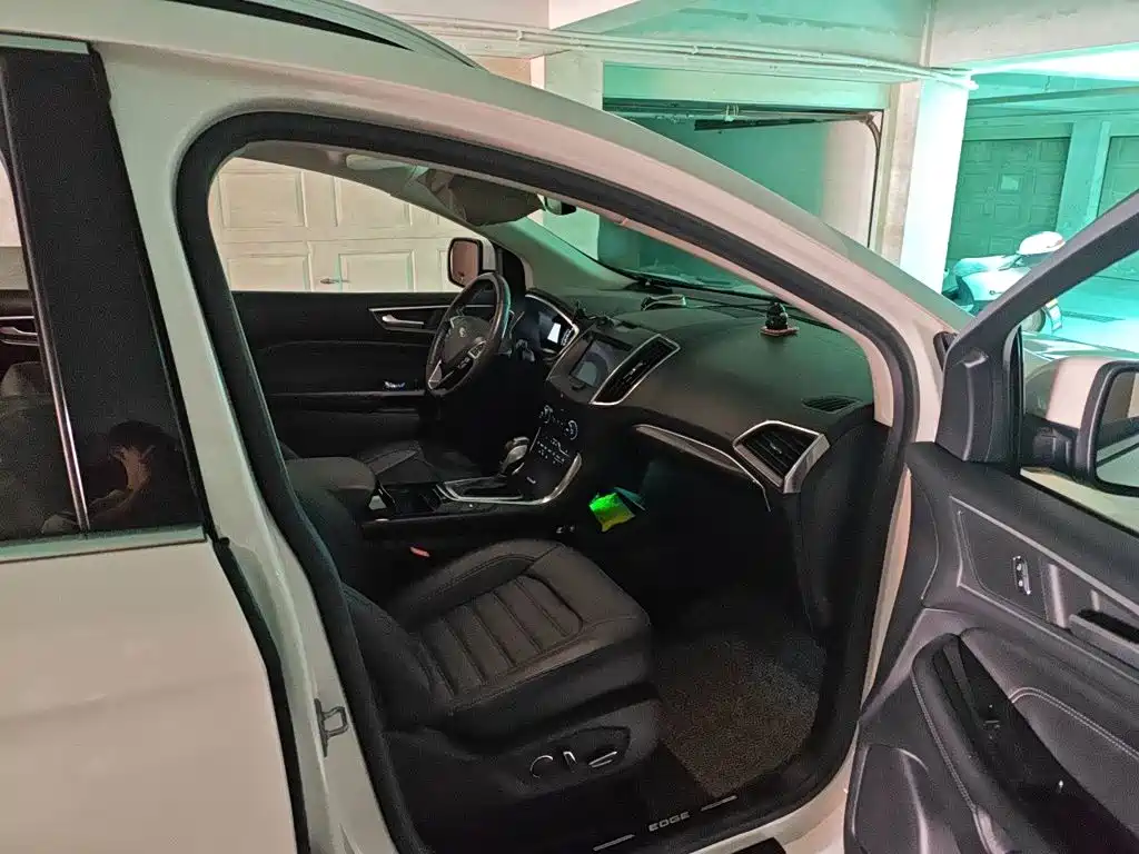Ford Edge — миниатюра 22