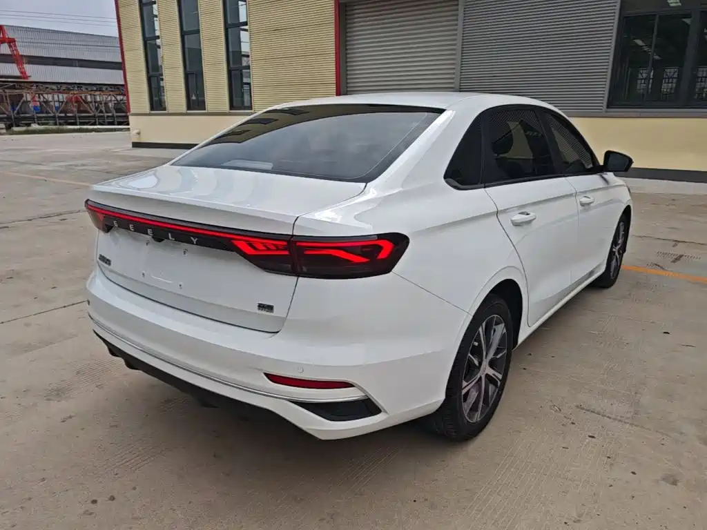 Geely Emgrand — миниатюра 7