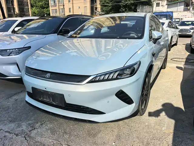 2025 BYD Qin