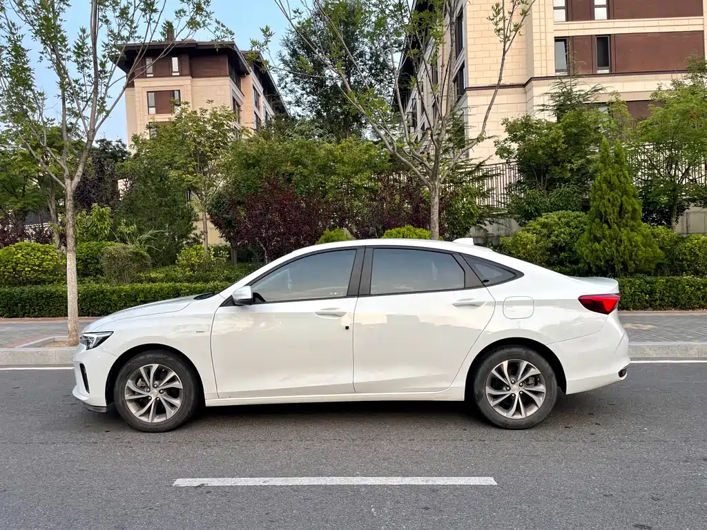 Buick Verano — миниатюра 6