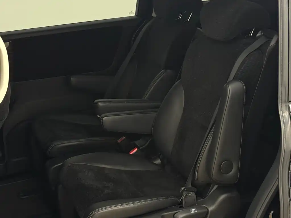 Honda Elysion — миниатюра 17