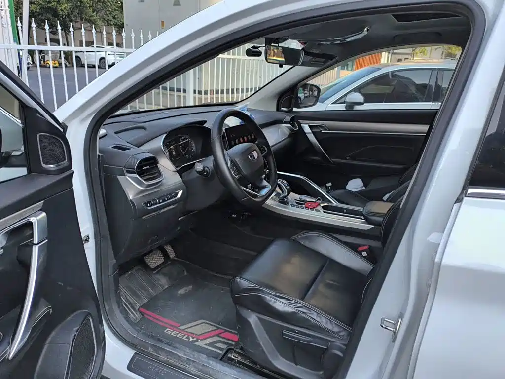 Geely Binyue — миниатюра 17