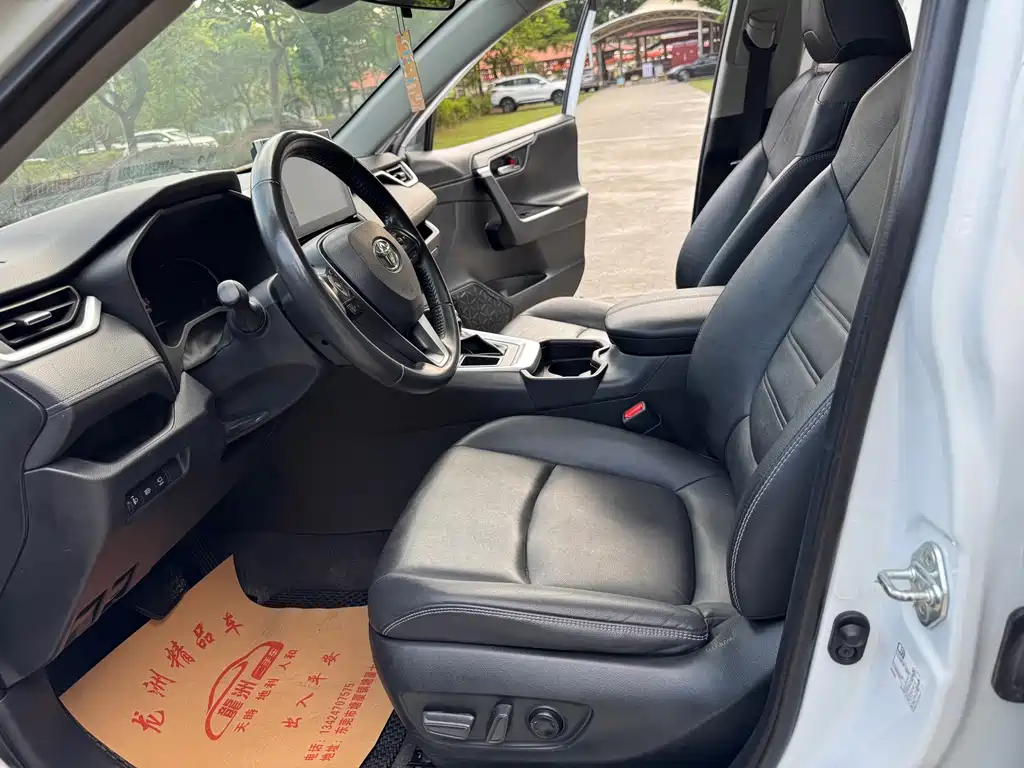 Toyota RAV4 — миниатюра 13