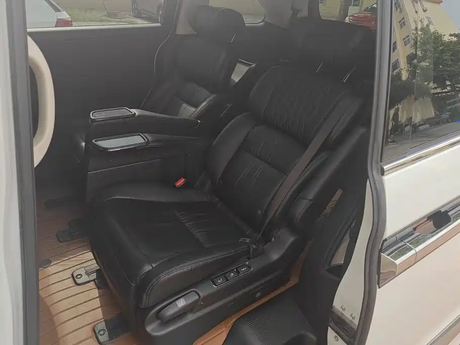 Honda Elysion — миниатюра 11