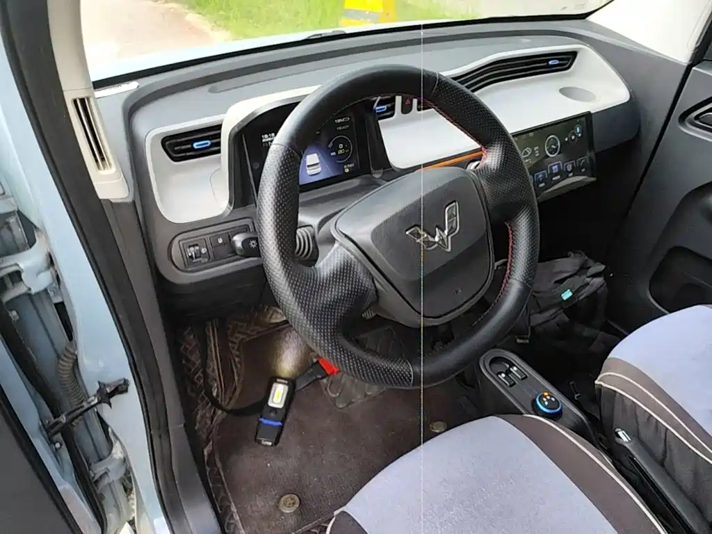 Wuling MINIEV — миниатюра 10
