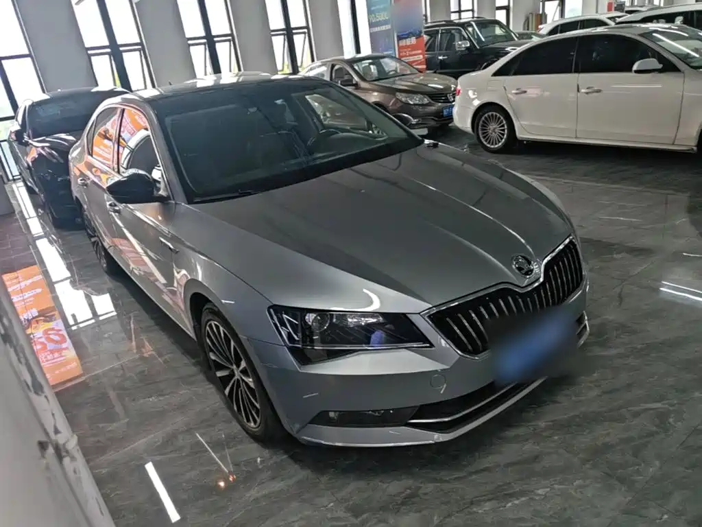 Skoda Superb — миниатюра 4