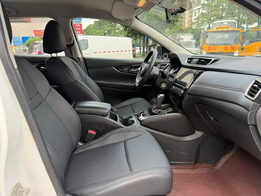 Nissan Qashqai — миниатюра 7
