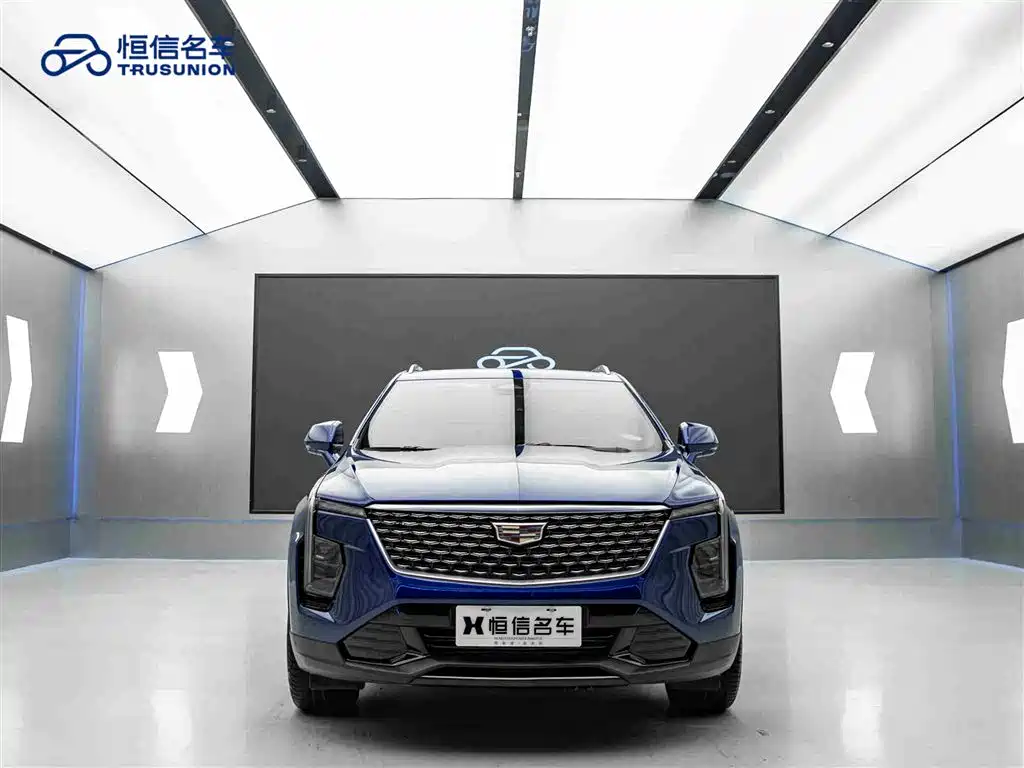 CADILLAC XT4