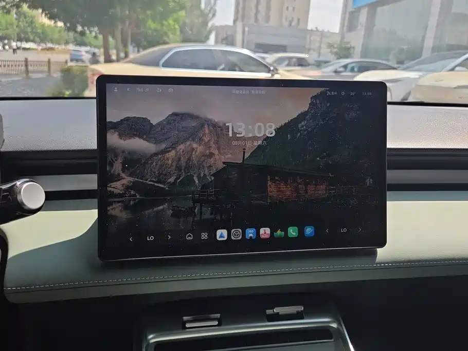 Roewe Young Wai D6 — миниатюра 13