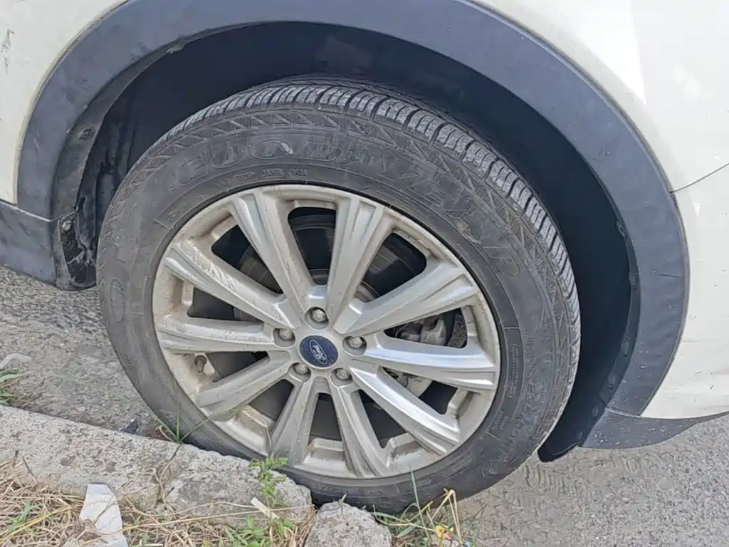 Ford Kuga — миниатюра 14