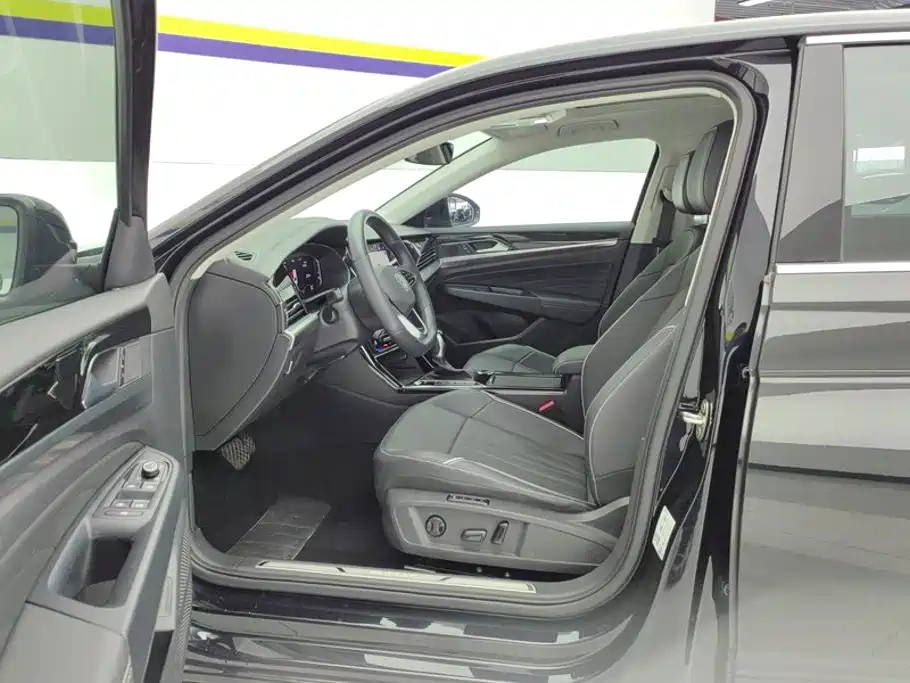 Volkswagen Passat 2024 380TSI Luxury