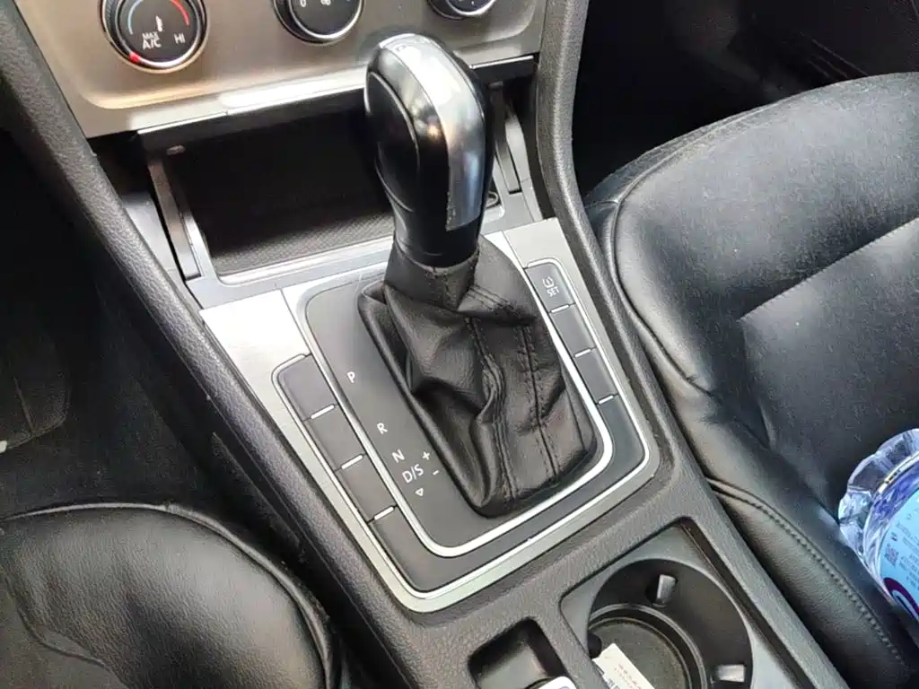 Volkswagen Golf — миниатюра 14