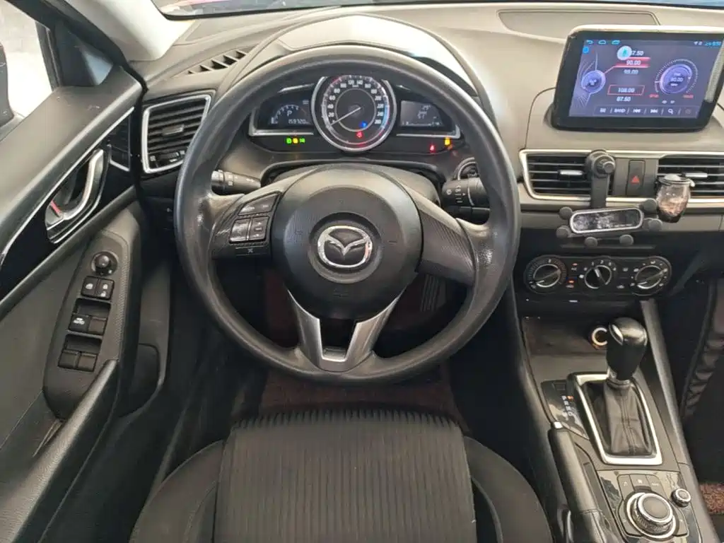 Mazda 3 Axela — миниатюра 11