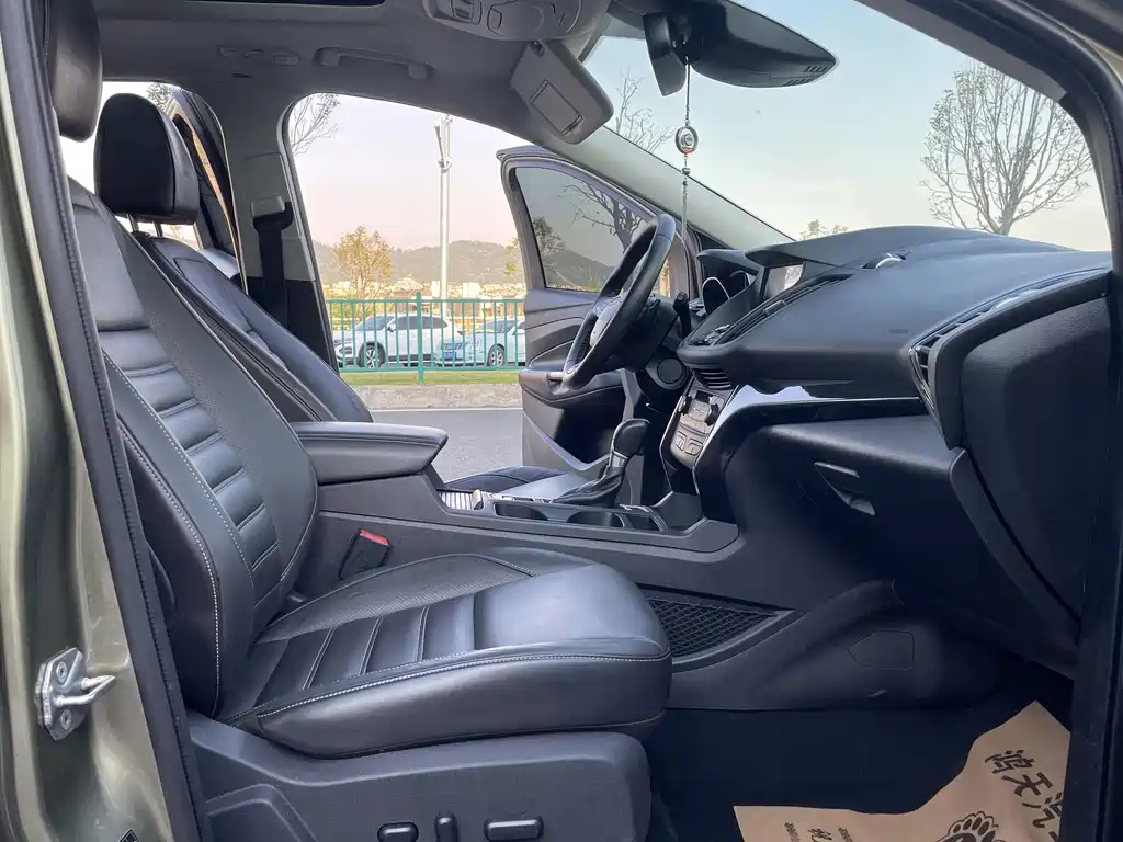 Ford Kuga — миниатюра 12