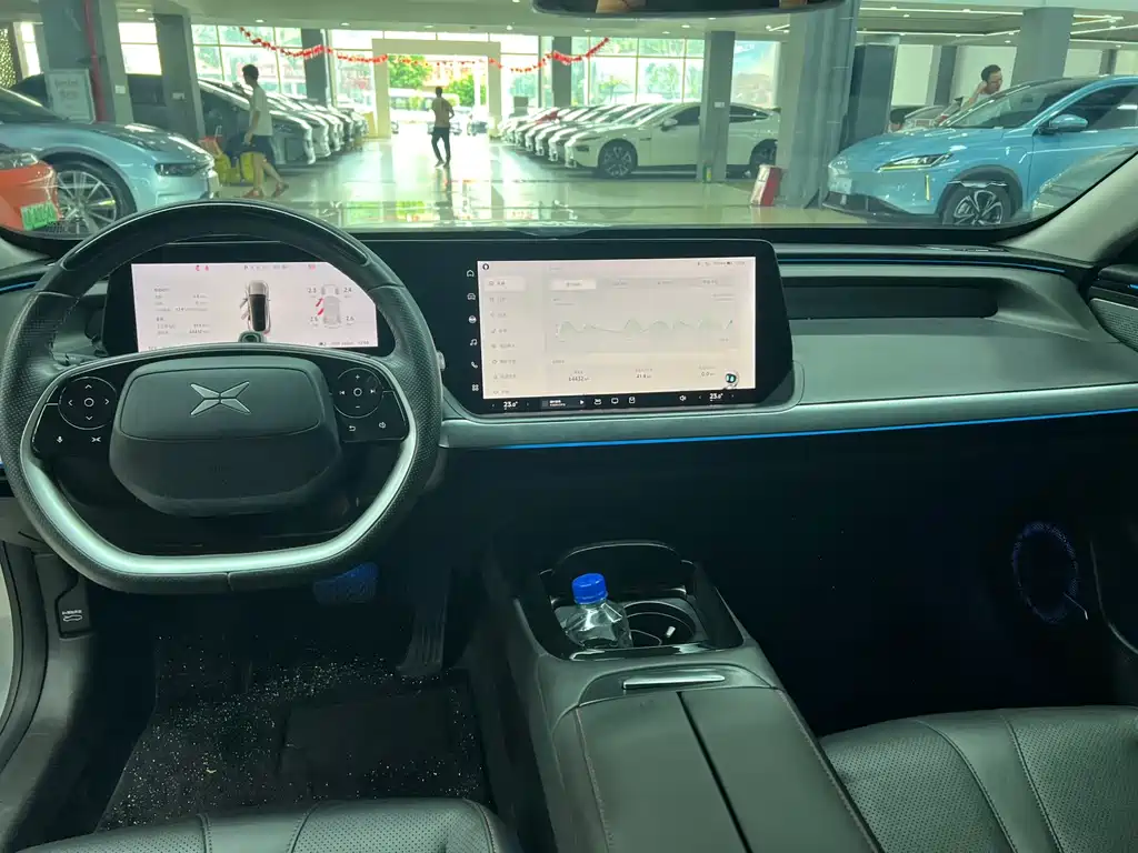 XPeng P7 — миниатюра 13