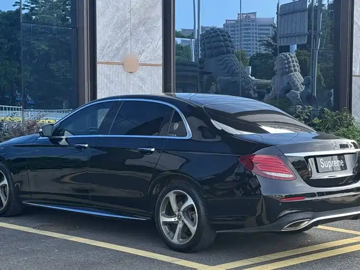 Mercedes-Benz E-Class — миниатюра 5