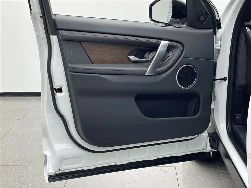 LAND ROVER DISCOVER SPORTS