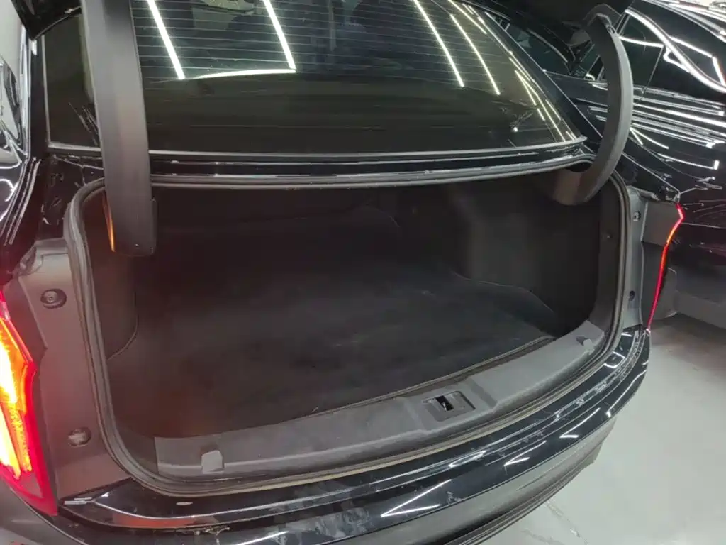 Hongqi Hongqi E-QM5 — миниатюра 19