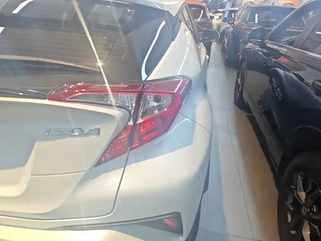 Toyota IZOA — миниатюра 8
