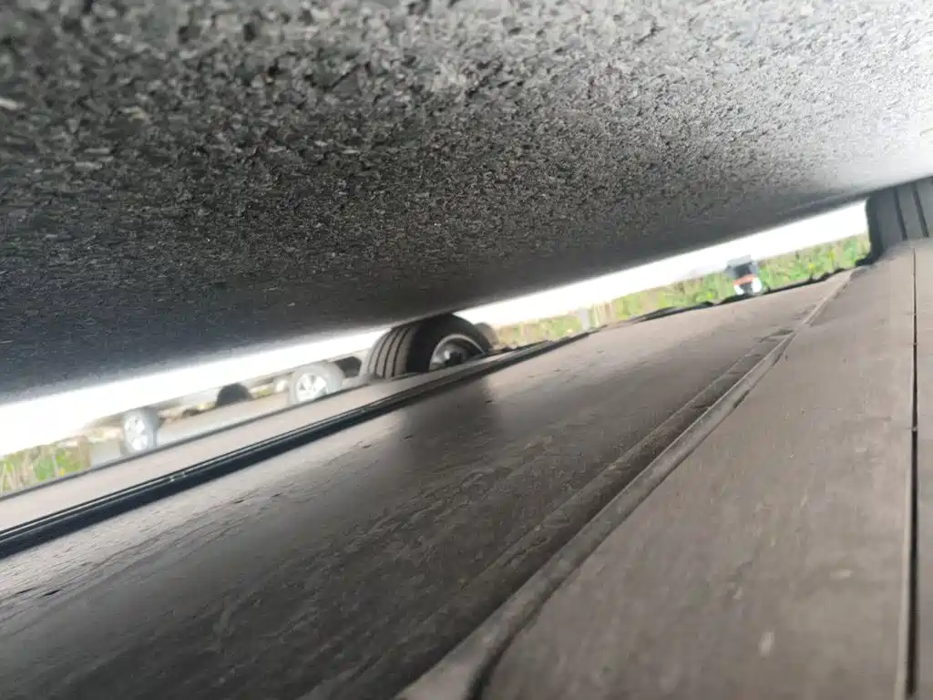 Tesla Model Y — миниатюра 16