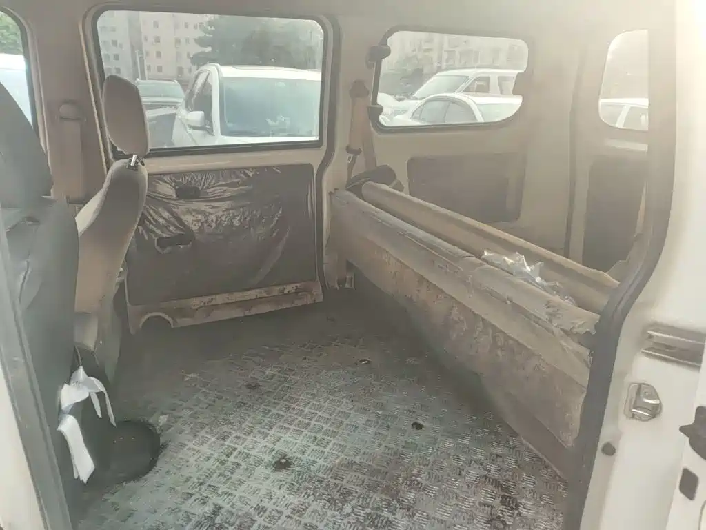 Wuling Hongguang V — миниатюра 13