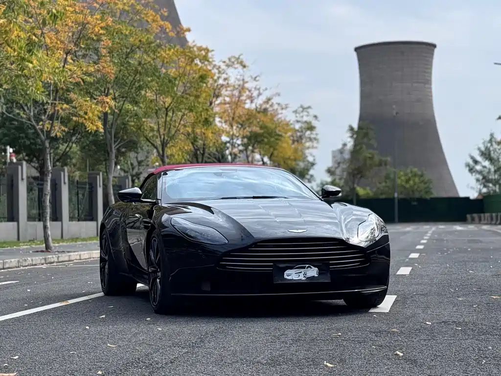 ASTON MARTIN DB11