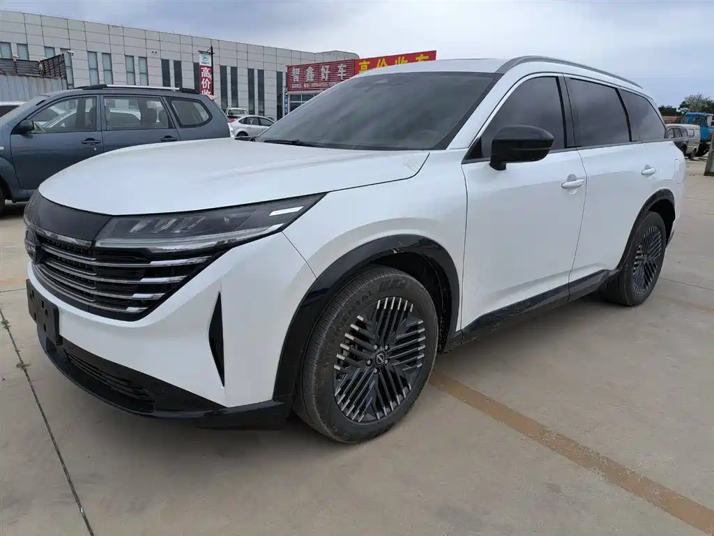 Nissan Teramont 2024