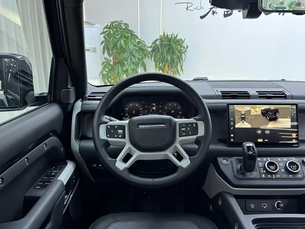 Land Rover Defender — миниатюра 8