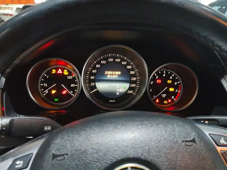 Mercedes-Benz E-Class — миниатюра 14