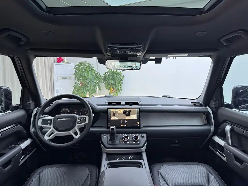 Land Rover Defender — миниатюра 4