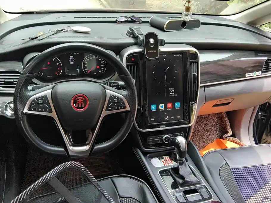 BYD MAX — миниатюра 12