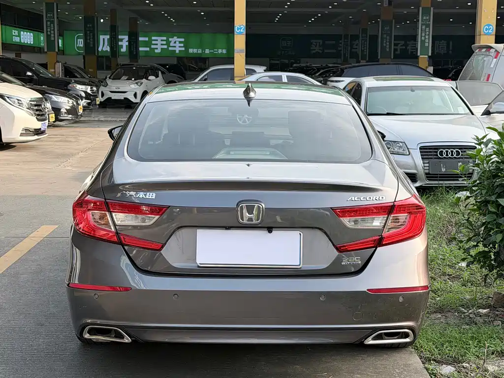 Honda Accord — миниатюра 12