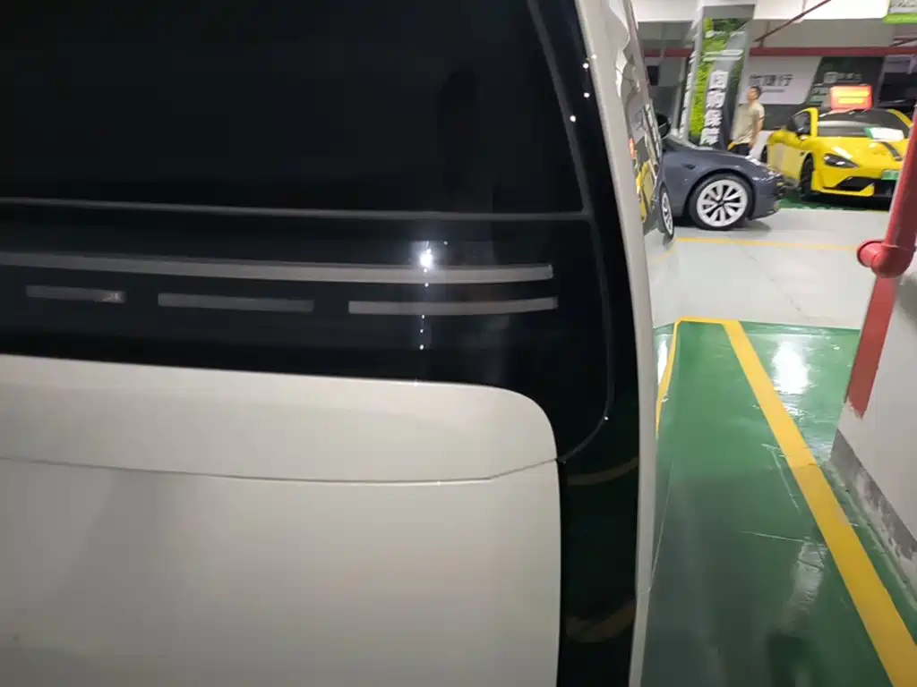 Li Auto Li MEGA — миниатюра 8